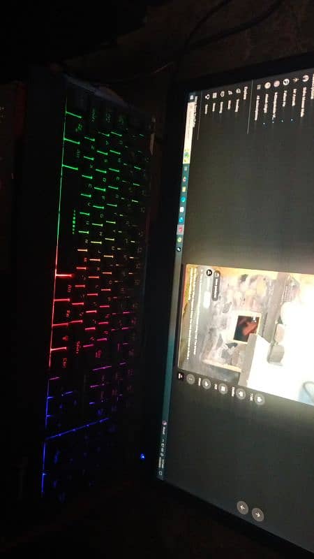 core i5 3rd generation or LCD 24 inch 0