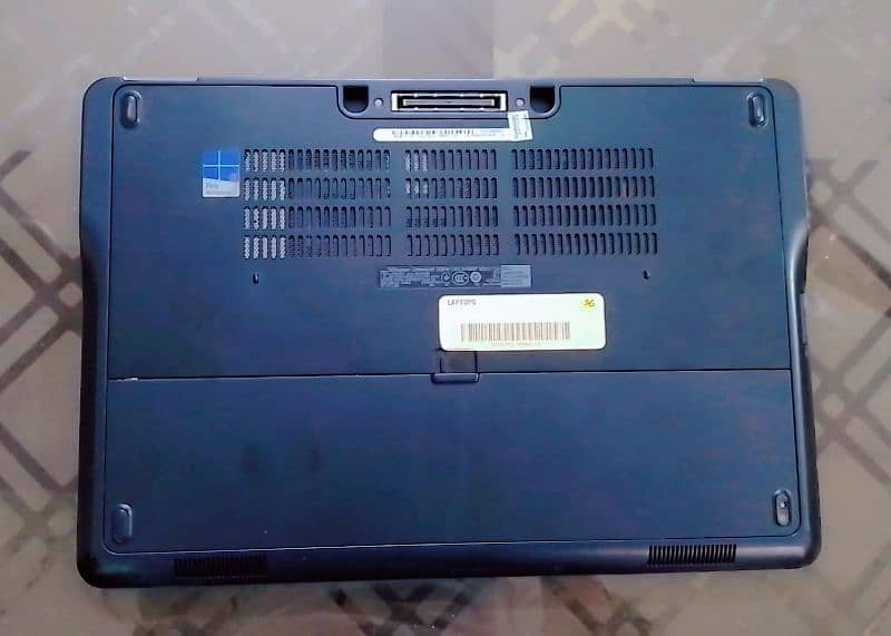 laptop 03046093251 3