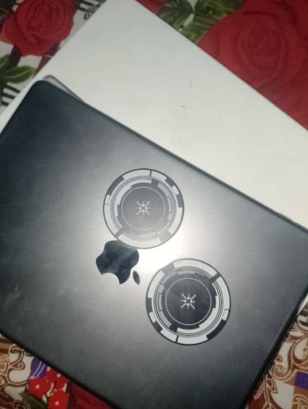 ipad 9th generation with box and charger 3