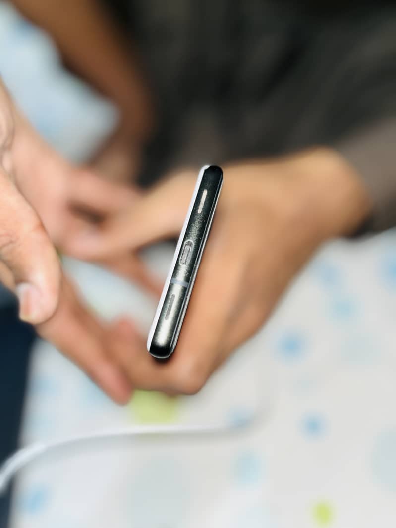 aGoogle Pixel 6 1
