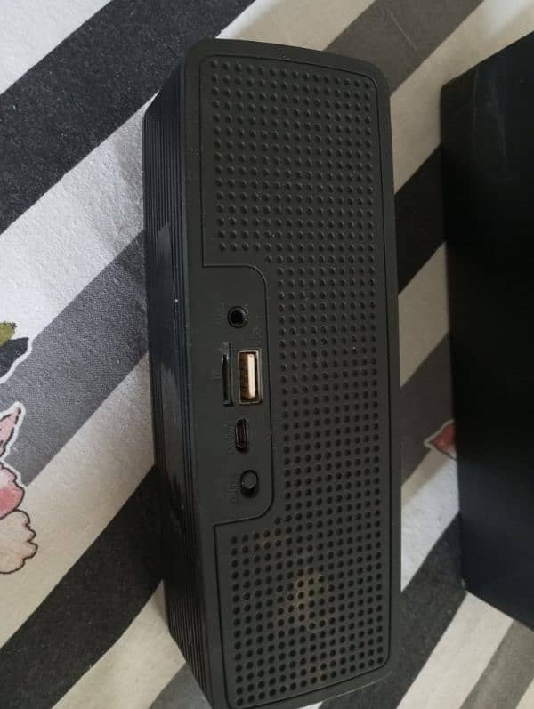 Space Square Bluetooth speaker 2