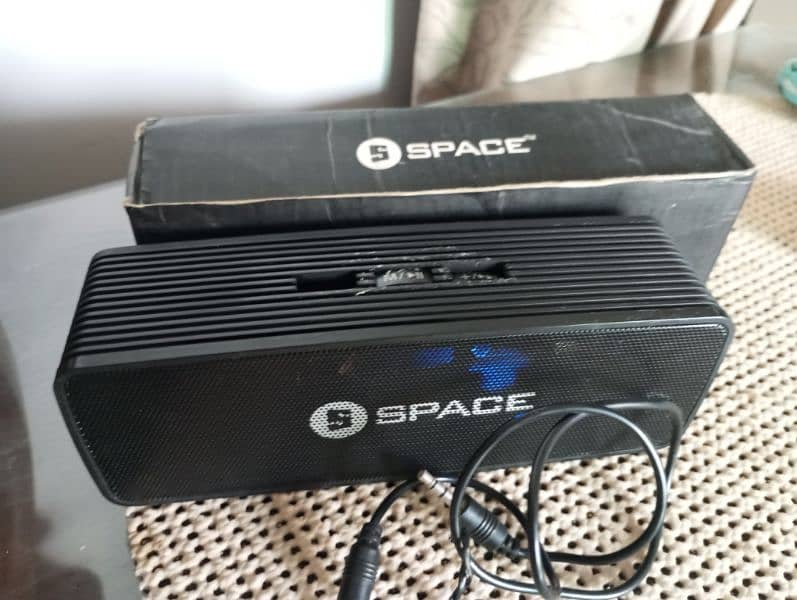 Space Square Bluetooth speaker 7