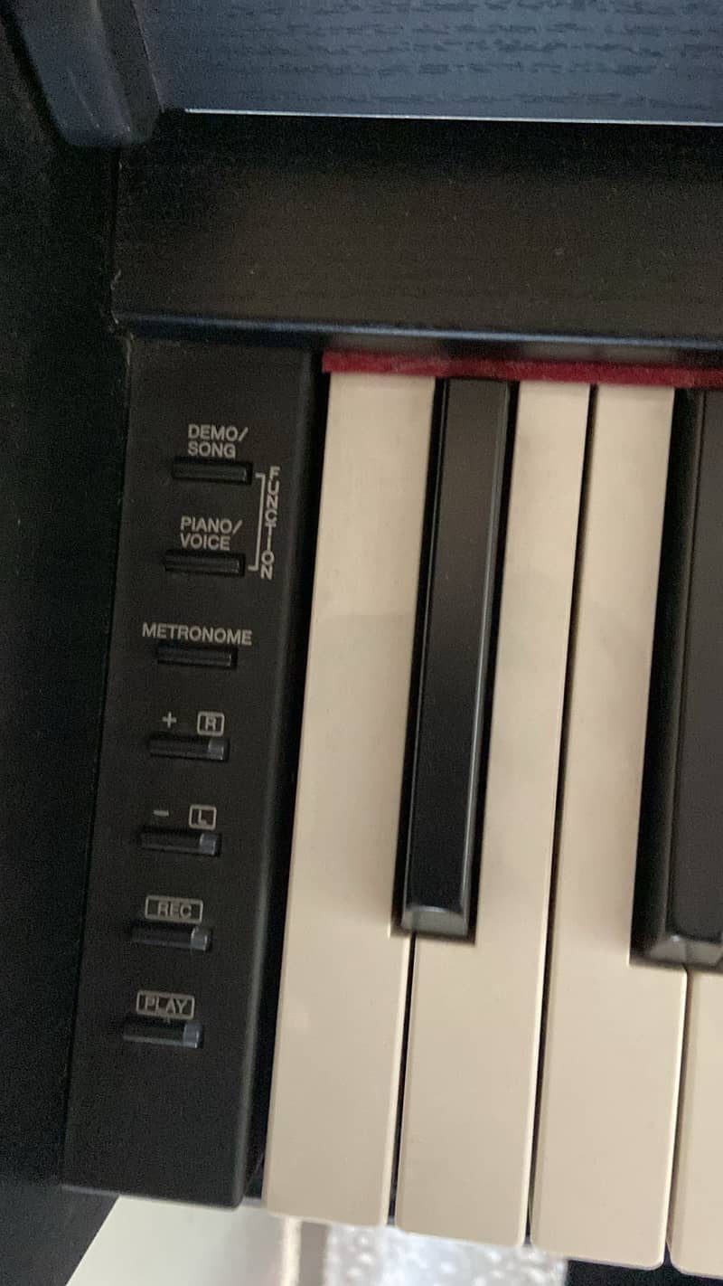 Yamaha Arius YDP S34 Digital Piano 4
