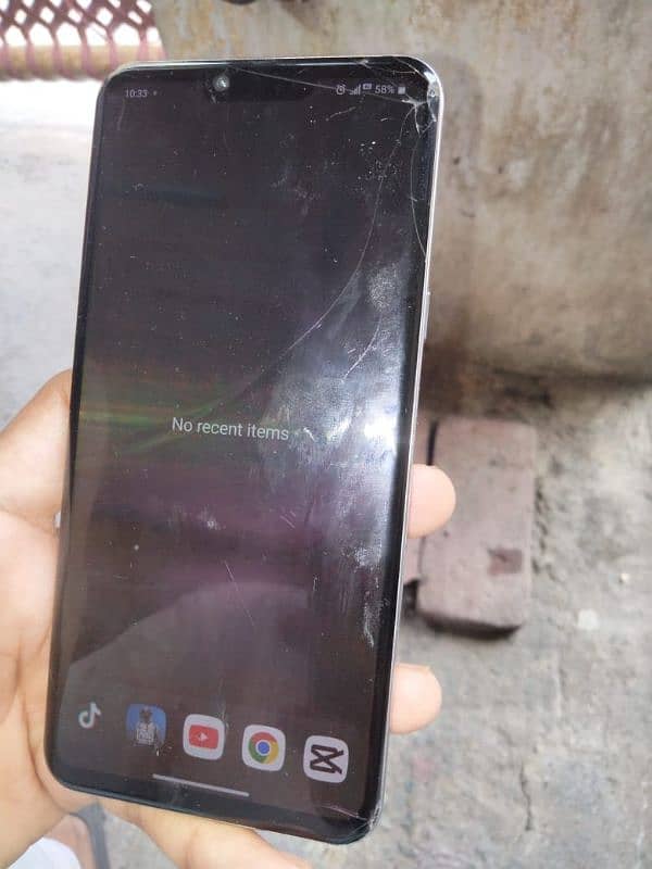 mobile bilkul ok nooker se tota hai touch 100% jenuin or ok hai 0