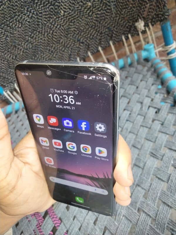 mobile bilkul ok nooker se tota hai touch 100% jenuin or ok hai 3