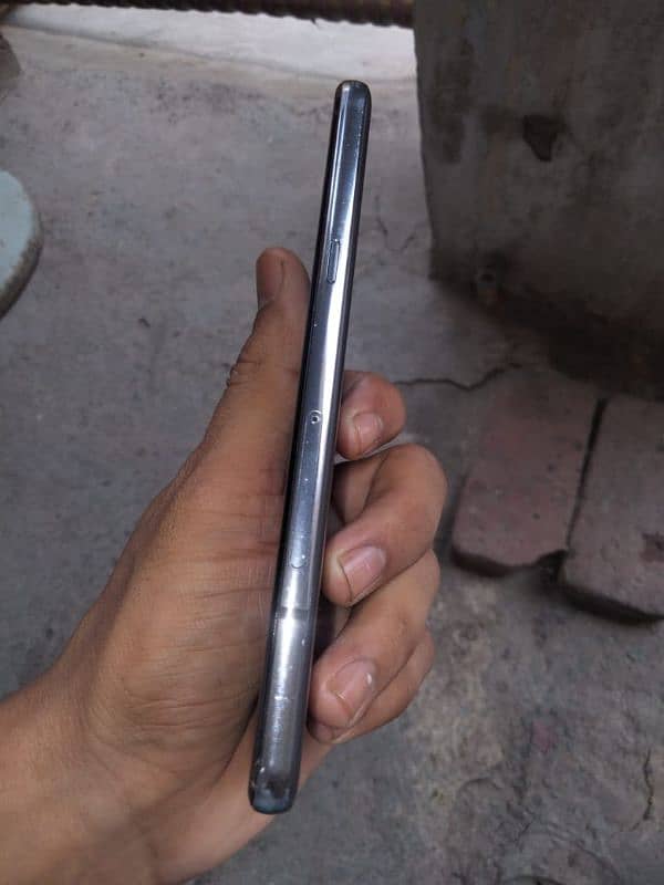mobile bilkul ok nooker se tota hai touch 100% jenuin or ok hai 7