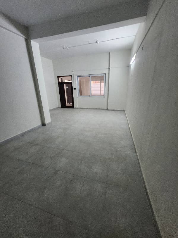 600 Yards :Ideal For Software House / IT Office.  Close To Shahrah Faisal 5