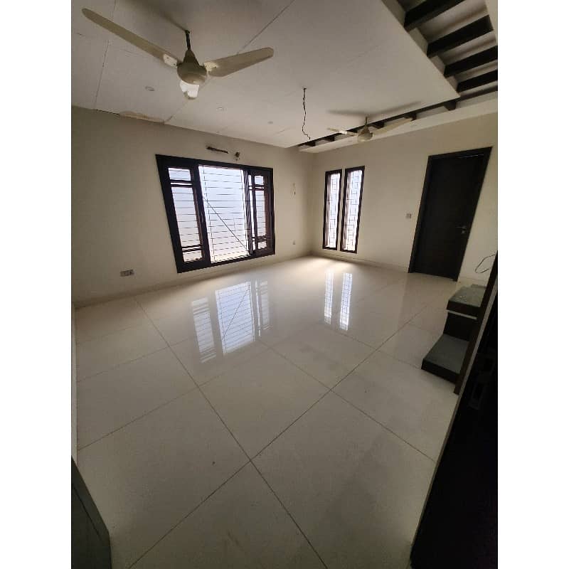 500 Yards : 6 Bed + Basement Rent Phase 8 1