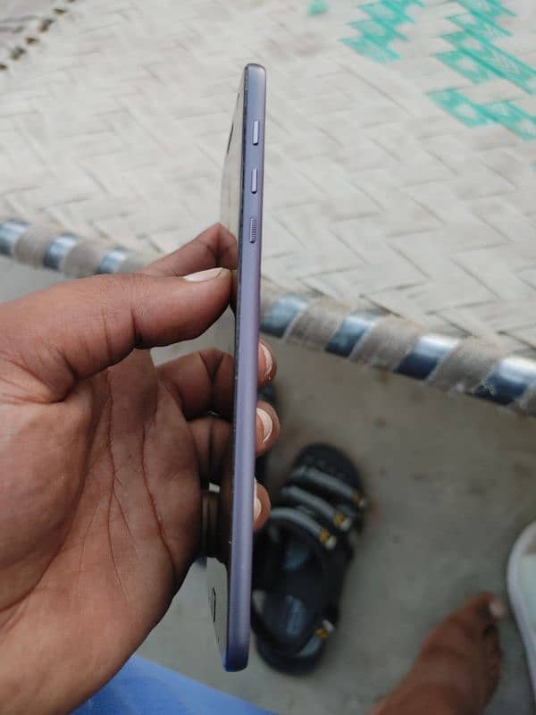 Moto z slim 4/32 non pta exchange possible 3