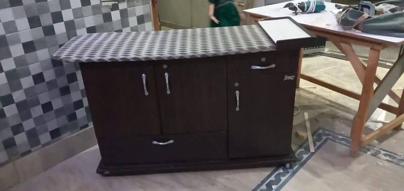 iron table 0