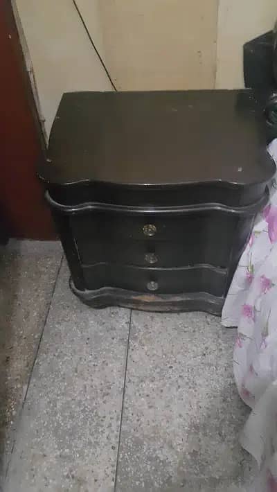 All Pure wood taali King size Double bed set side tables and dressing 2