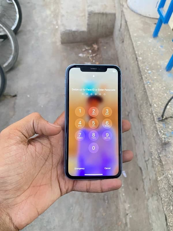 IPhone xr 4