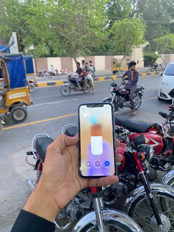 IPhone xr 8
