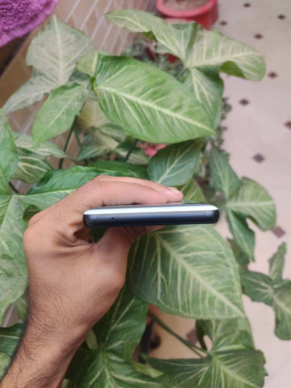 Google pixel 6A 3