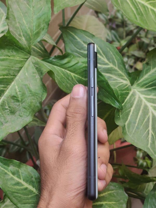 Google pixel 6A 5