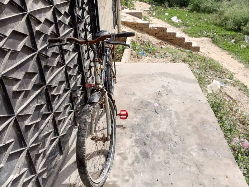 2 Used Bicycles for Sale – One Adult & One Kids Cycle 7