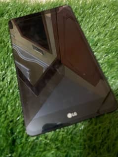 LG-LK460 FOR SALE ALL WORKING SMALL 2gb 16gb BROKEN AT TOP