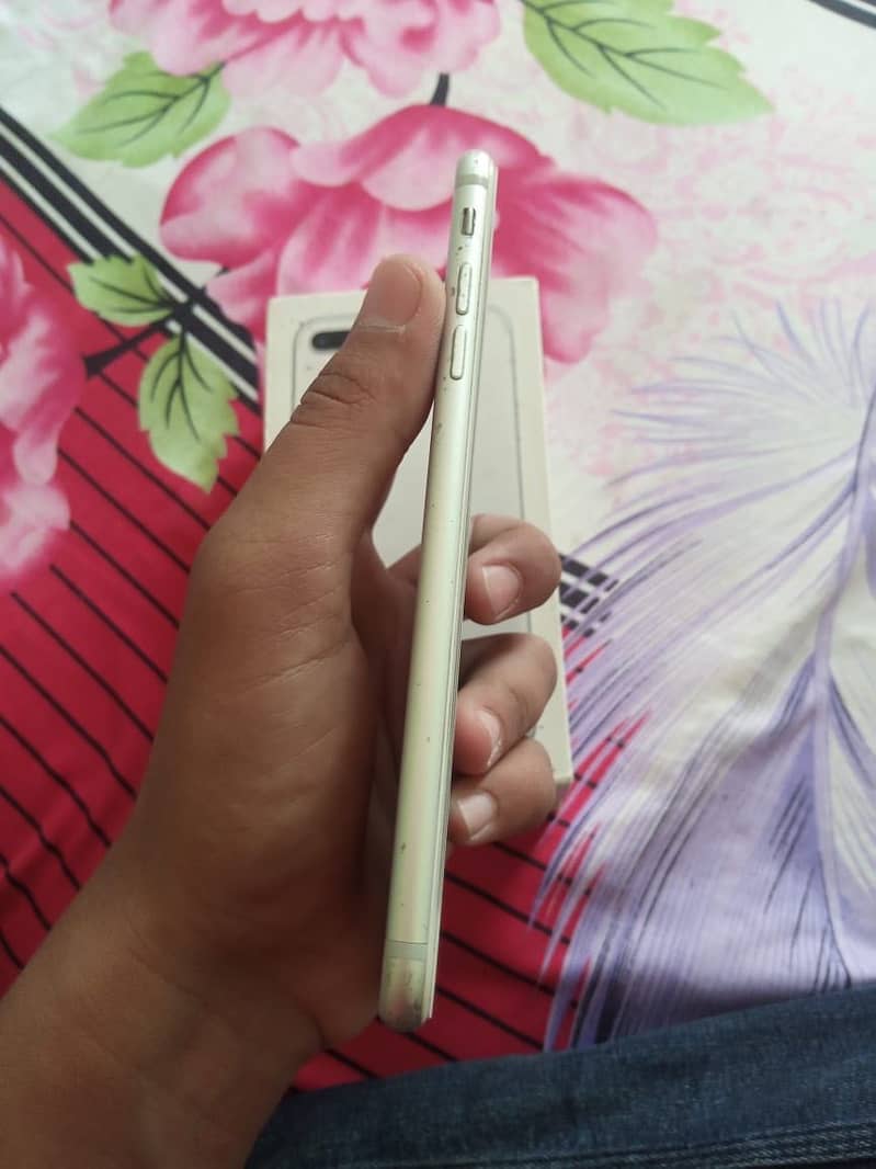 iphone 7plus PTA approved with Box 03342029424 2