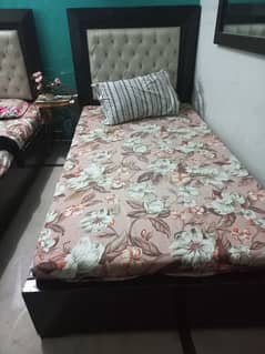 2 single beds