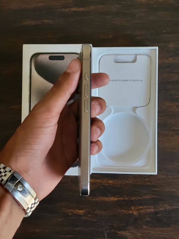 Iphone 15 Pro Natural Titanium with Box (JV) 2
