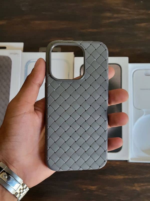 Iphone 15 Pro Natural Titanium with Box (JV) 11