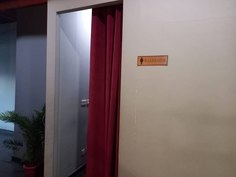 8000 Sft. Office Floor Is Available For Sale Ideal Location Of Gulberg 13