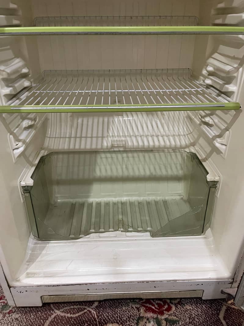 Fridge for sale medium size 2 door in good condition Japani 3