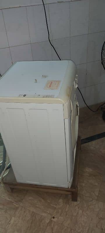ARISTON FRONT DOOR 7