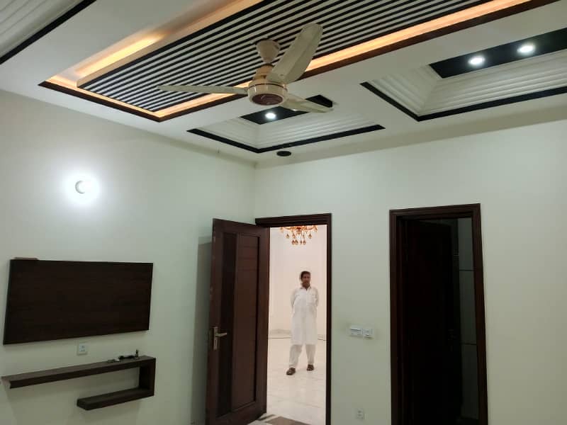 10 Marla Brand New 1st Entry Upper Portion in LDA Avenue 1 1