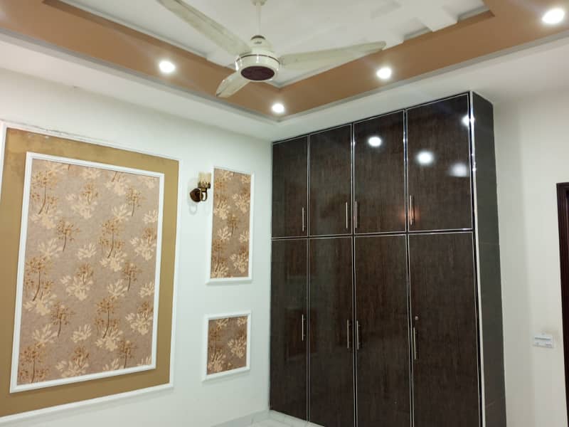 10 Marla Brand New 1st Entry Upper Portion in LDA Avenue 1 3