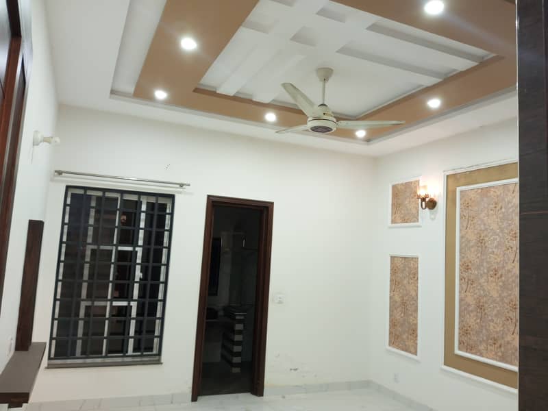 10 Marla Brand New 1st Entry Upper Portion in LDA Avenue 1 6