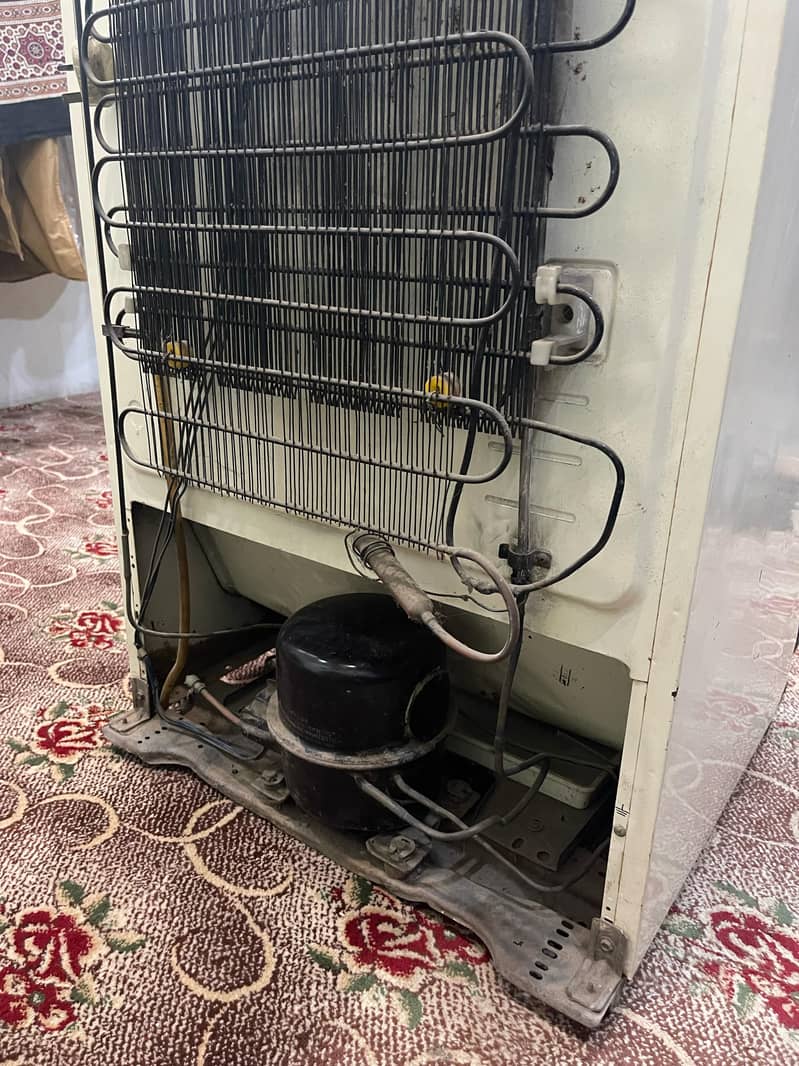 Fridge for sale medium size 2 door in good condition Japani 10