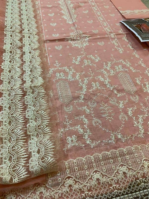 woman beautiful fancy 3pec lawn embroidery suth 2