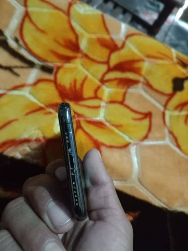 iphone xs 3