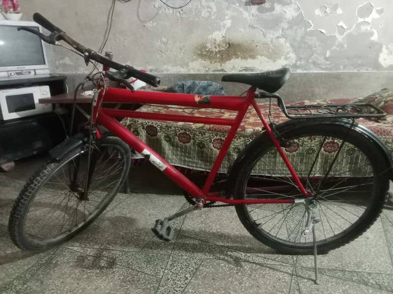Red and black bicycle for 13 to 18 years old boys ,, good condition 3