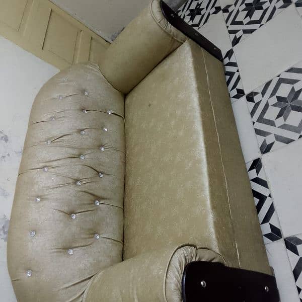 6 seater sofa set for sale very good condition neat and clean 1