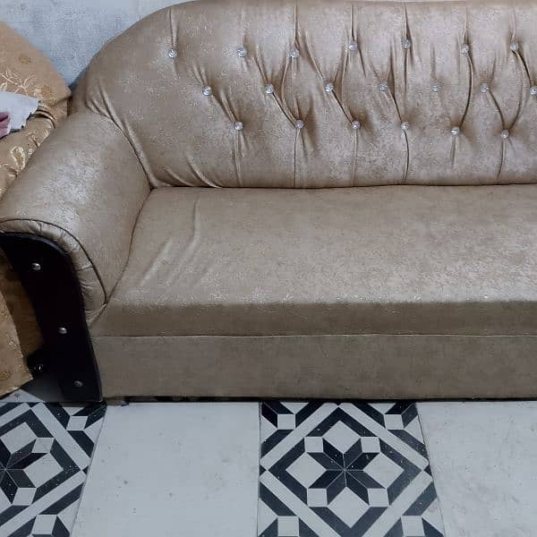 6 seater sofa set for sale very good condition neat and clean 6