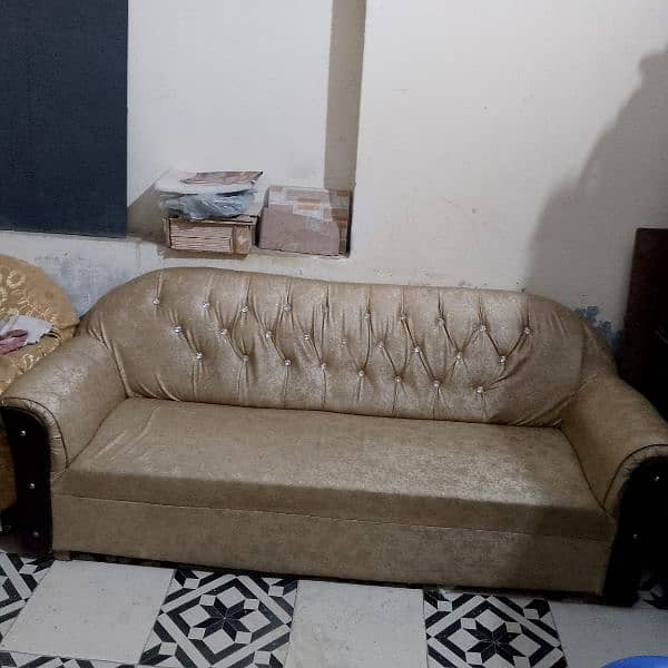 6 seater sofa set for sale very good condition neat and clean 7
