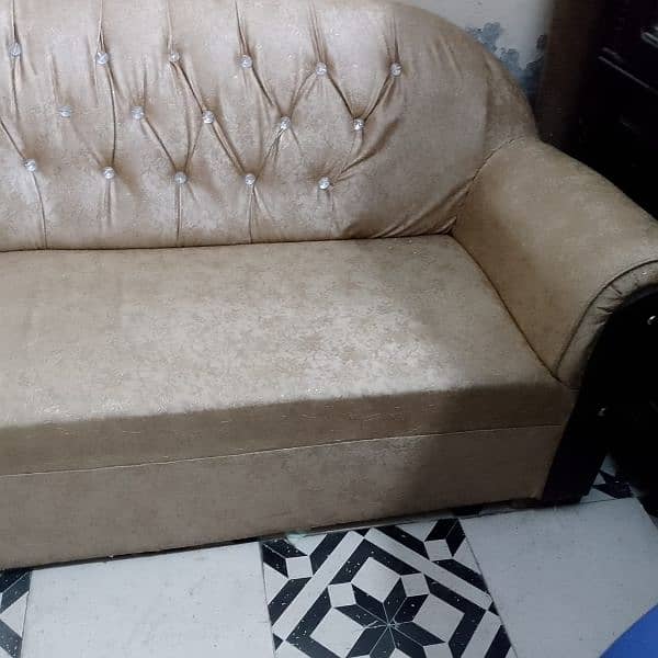 6 seater sofa set for sale very good condition neat and clean 8