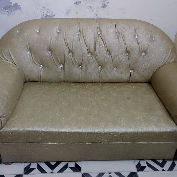 6 seater sofa set for sale very good condition neat and clean 9