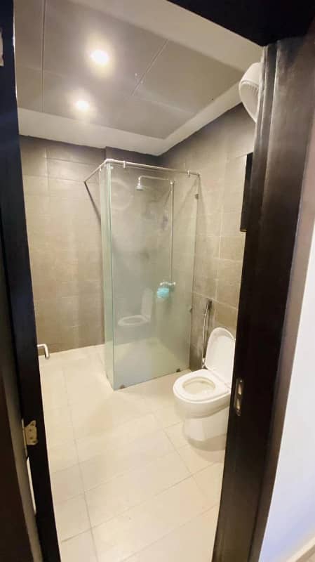 1400sq Ft 2BHK Luxury Flat Available On 1 Year INSTALLMENTS Plan. Paragon Towers Are Available On SALE At Minimum Prices. 7