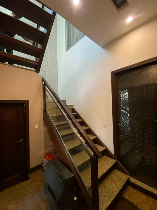 10 Marla Upper Portion For Rent In DHA Phase 4 Lahore 2