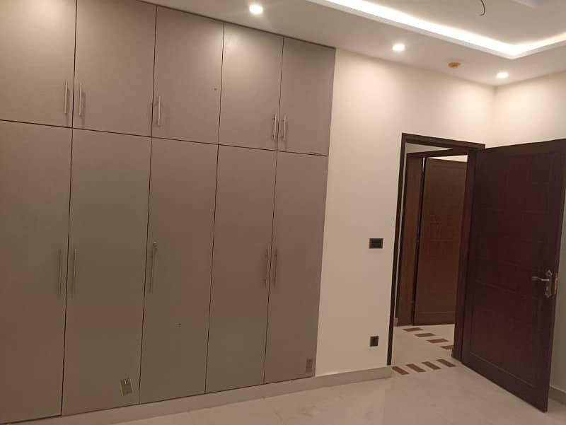 10 Marla Upper Portion For Rent In DHA Phase 4 Lahore 19