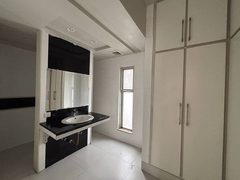 10 Marla Upper Portion For Rent In DHA Phase 4 Lahore 27