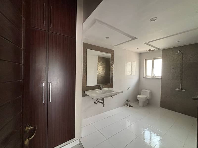 10 Marla Upper Portion For Rent In DHA Phase 4 Lahore 35