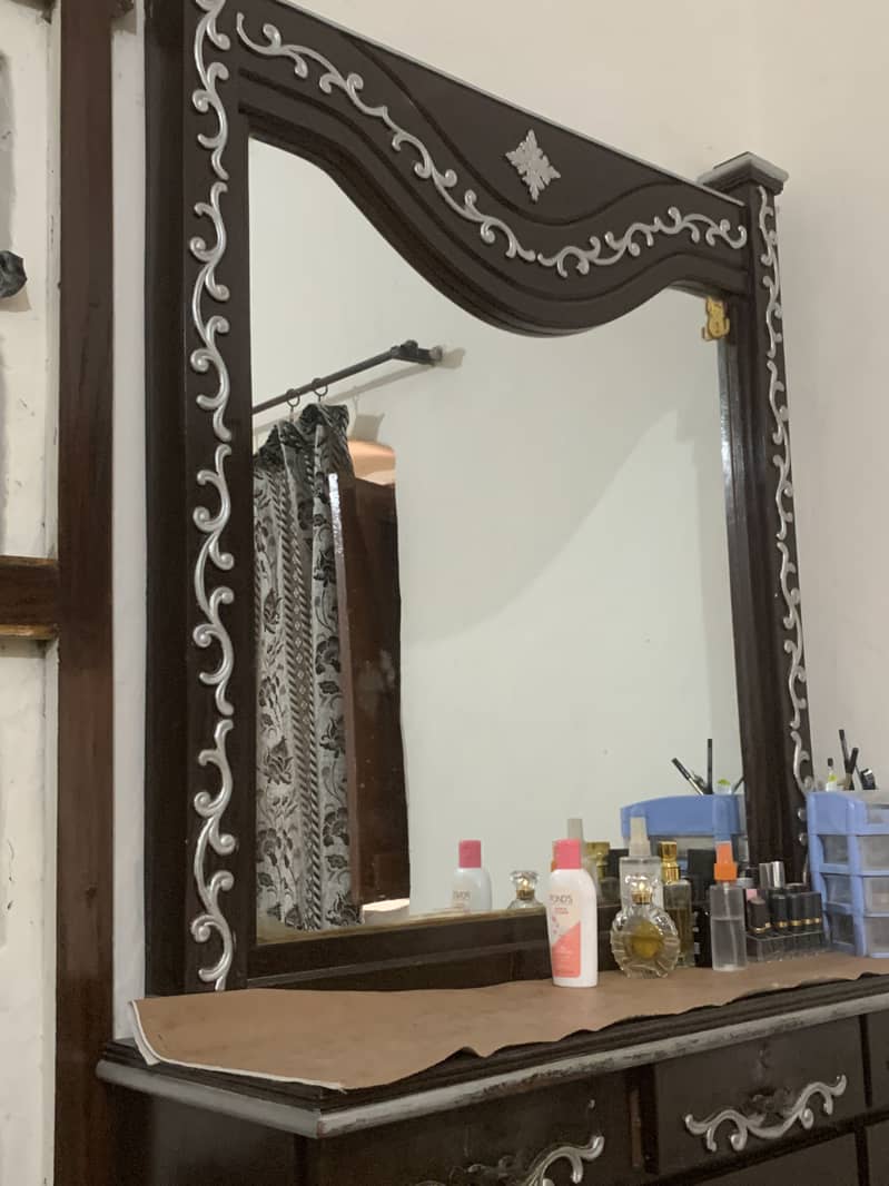 Dressing table 1