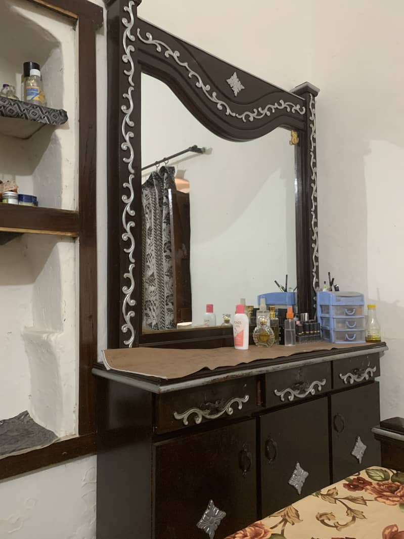 Dressing table 2