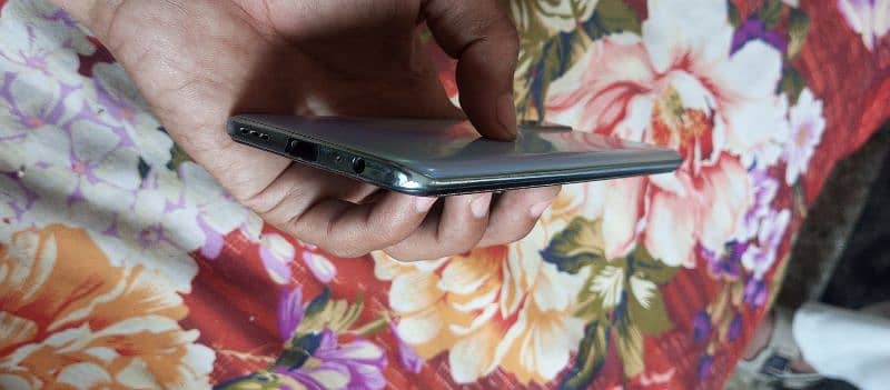 vivo v20se for sale with box 1