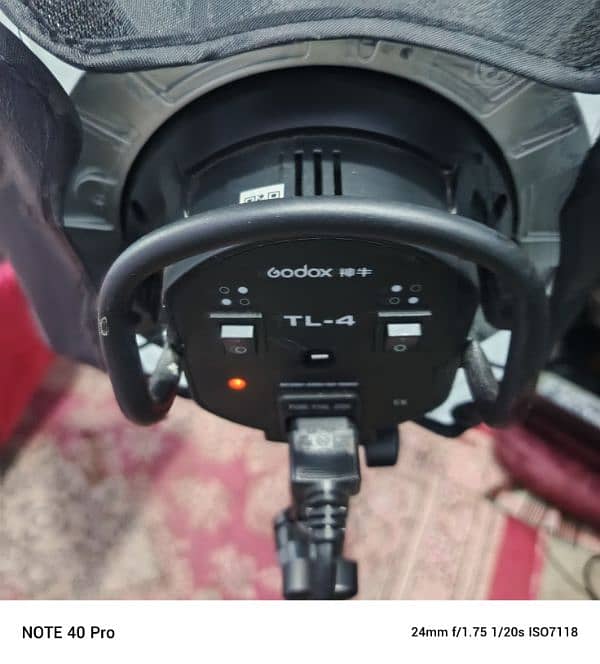 Godox TL-04 bulb Holder with SoftBox ( Delivery available) 1