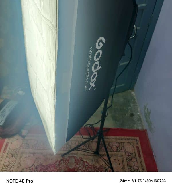 Godox TL-04 bulb Holder with SoftBox ( Delivery available) 2